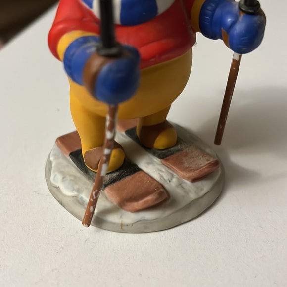 Skiing Winnie The Pooh figurine! - Picture 5 of 6